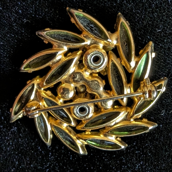 Vintage Juliana DeLizza & Elster Green Navette Brooch - Picture 2 of 5